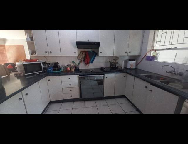3 BEDROOM HOUSE FOR SALE IN ESTHER PARK